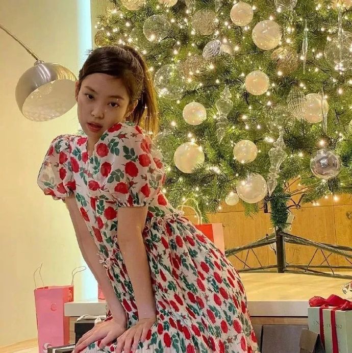 643501ddgy1gyj2fkr732j20sg0sjwmm